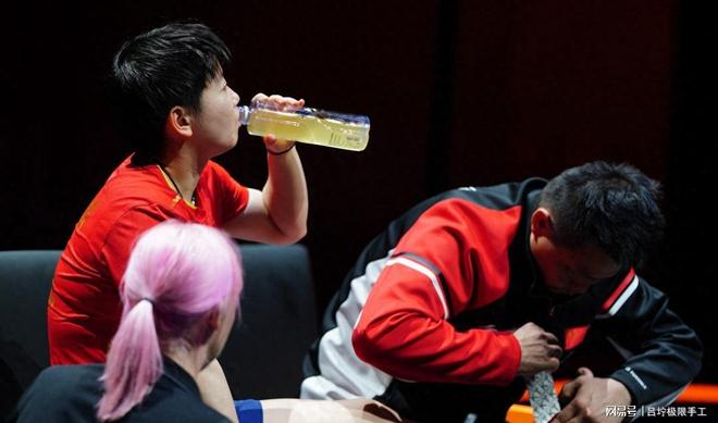 包含国王杯今晚走向成谜；圣安东尼奥马刺调整名单；话题不断；赛程密集仍需轮换的词条